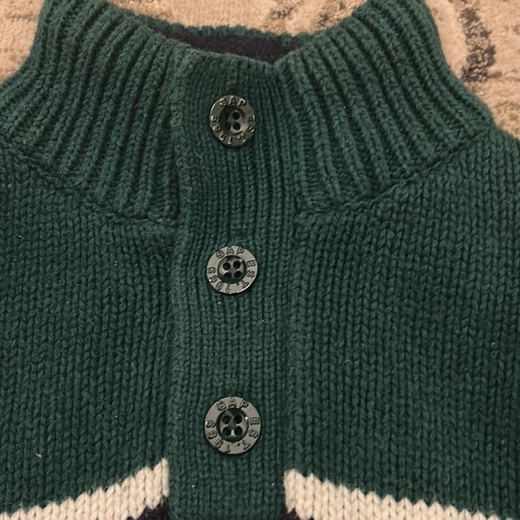 Gap kids knit sweater ! Size small - Picture 2 of 3